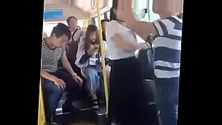colegialas-espanolas-en-bus-porno