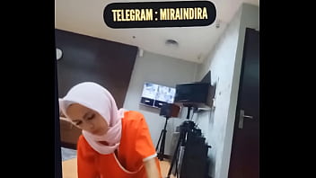 video broke strip artist indonesia