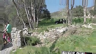 cavalgando-de-placer-tetonas-trio