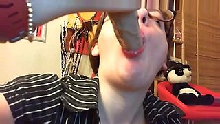 chicas-tetona-cojida-por-el-novio
