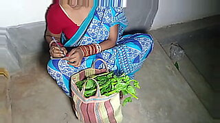 red saree romance