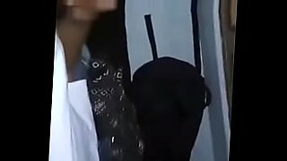 mvideo bokep cewek abg sma berjilbab memek mulus di kocok pake jari lalu ngentot perawan