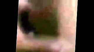 morocha-se-desnuda-en-camara-oculta