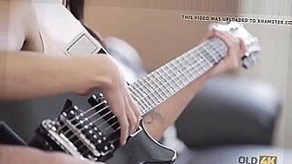 redtube-milf-guitar