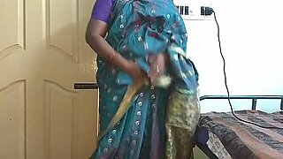 desi mature aunty in red saree fuking wid lover hindi audio