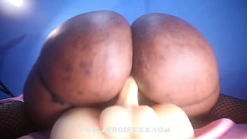 negra colombiana con clitoris y tetas grande follando por cam