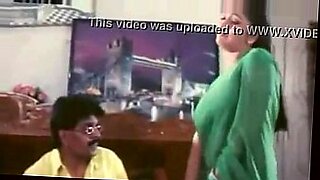 aunty dress changing videos