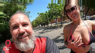 couple-masturbating-on-the-street