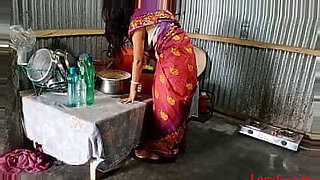 bengali boudi bathing nude watch secretly by habbis friend