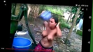 desi village woman sex and bathing in open