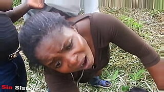 peluda-asiatica-cojiendo-porno