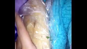 lagi makan d meja makan jilat memek ibu tiri