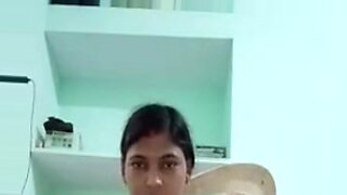 desi thin bhabhi boobs enjoy romance