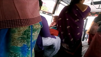 aunty boobs touch indian bus pics