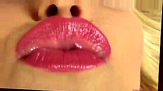 deepthroat-red-lipstick-free-deepthroating-mobile-hd-xhamster