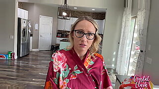 milf-glasses-pov