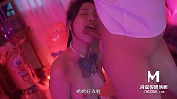 queen of group sex enjoys fat cocks