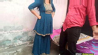 lesbiana-madura-espanola-seduce-a-jovencita